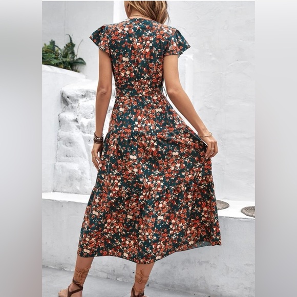 Beautiful Dress - Picture 2 of 3